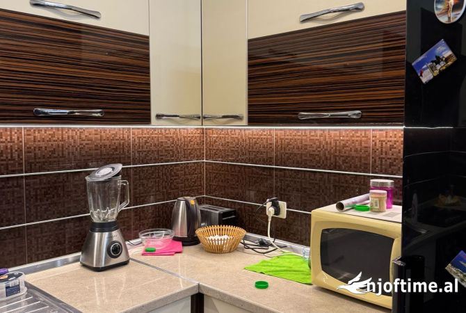 Shtepi me qera Apartament ne Tirane, 2+1, Mobilimi E mobiluar, Pagesa 550  Euro.