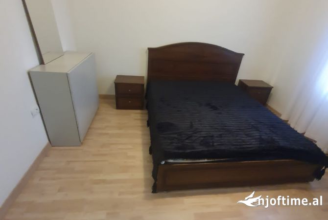 Shtepi me qera Apartament ne Tirane, 1+1, Mobilimi E mobiluar, Pagesa 450  Euro.
