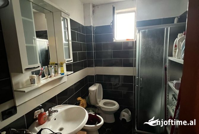 Shtepi me qera Apartament ne Tirane, 1+1, Mobilimi E mobiluar, Pagesa 450  Euro.