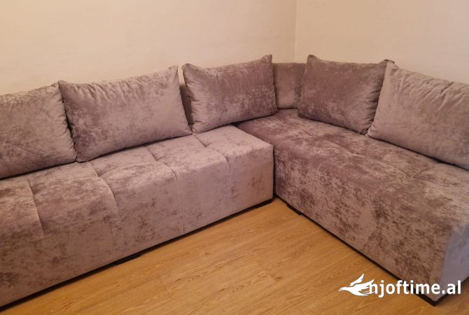 Shtepi me qera Apartament ne Tirane, 2+1, Mobilimi E mobiluar, Pagesa 550  Euro.