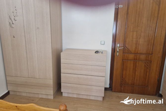Shtepi me qera Apartament ne Tirane, 2+1, Mobilimi E mobiluar, Pagesa 550  Euro.