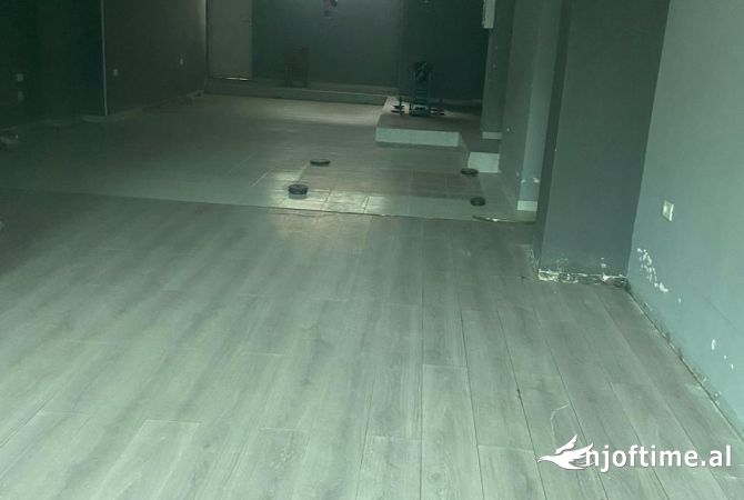 Ambient biznesi me qera 1+1 ne Tirane - 800 Euro