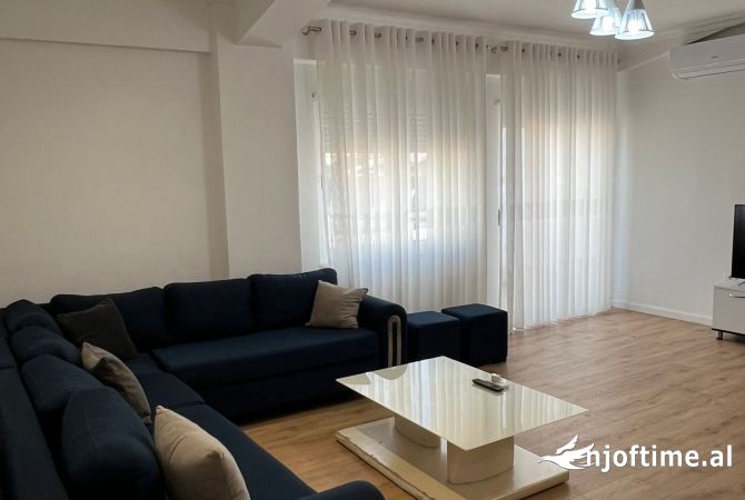 Shtepi me qera Apartament ne Tirane, 1+1, Mobilimi E mobiluar, Pagesa 400  Euro.