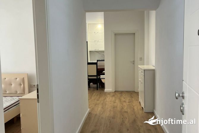 Shtepi me qera Apartament ne Tirane, 1+1, Mobilimi E mobiluar, Pagesa 400  Euro.