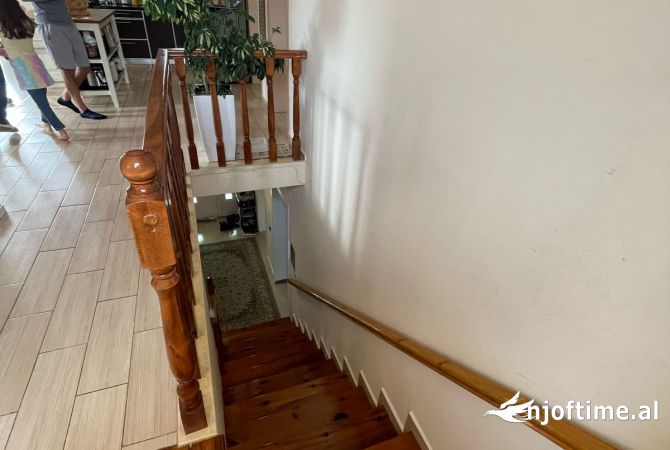 Shtepi me qera Apartament ne Tirane, 5+1, Mobilimi E mobiluar, Pagesa 1,500  Euro.