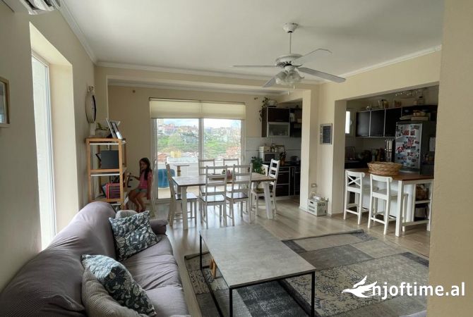 Shtepi me qera Apartament ne Tirane, 5+1, Mobilimi E mobiluar, Pagesa 1,500  Euro.