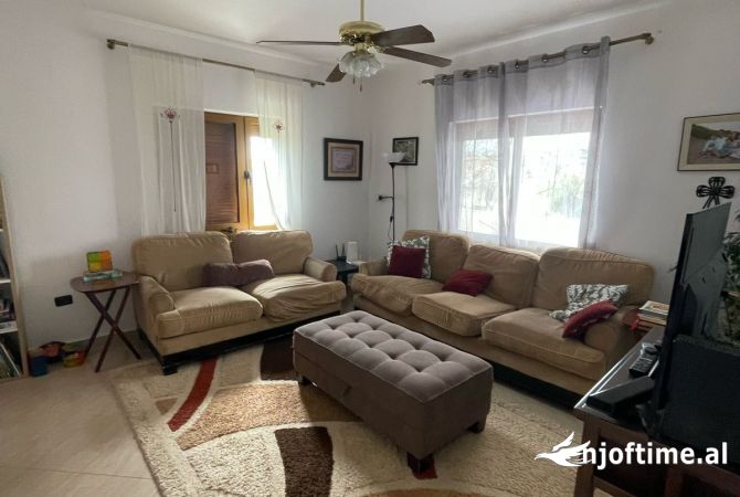 Shtepi me qera Apartament ne Tirane, 5+1, Mobilimi E mobiluar, Pagesa 1,500  Euro.