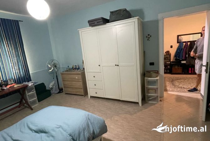 Shtepi me qera Apartament ne Tirane, 5+1, Mobilimi E mobiluar, Pagesa 1,500  Euro.