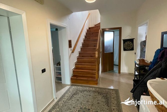 Shtepi me qera Apartament ne Tirane, 5+1, Mobilimi E mobiluar, Pagesa 1,500  Euro.