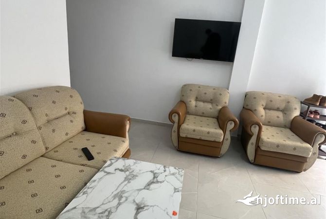 Shtepi me qera 1+1 ne Tirane - 300 Euro