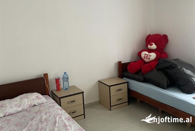 Shtepi me qera Apartament ne Tirane, 1+1, Mobilimi E mobiluar, Pagesa 300  Euro.