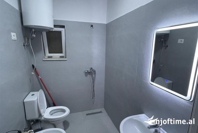 Shtepi me qera Apartament ne Tirane, 1+1, Mobilimi E mobiluar, Pagesa 300  Euro.