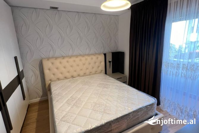 Shtepi me qera Vila Luksoze ne Tirane, 3+1, Mobilimi E mobiluar, Pagesa 2,500  Euro.