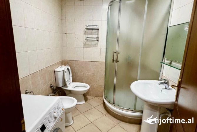 Shtepi me qera Apartament ne Tirane, 1+1, Mobilimi E mobiluar, Pagesa 500  Euro.