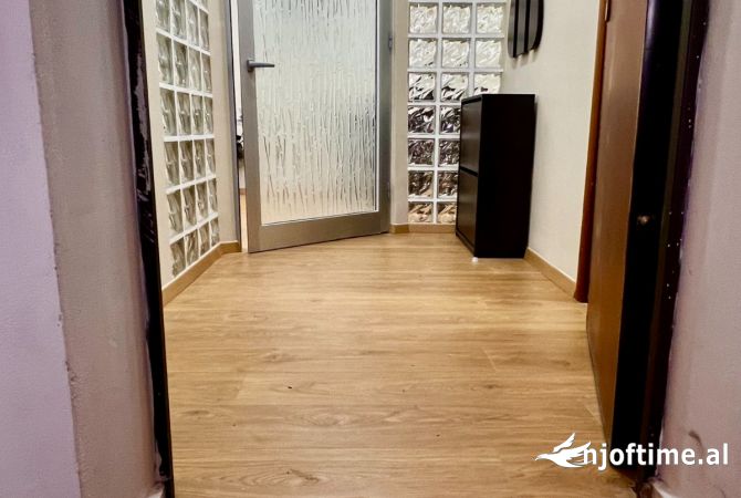 Shtepi me qera Apartament ne Tirane, 1+1, Mobilimi E mobiluar, Pagesa 500  Euro.