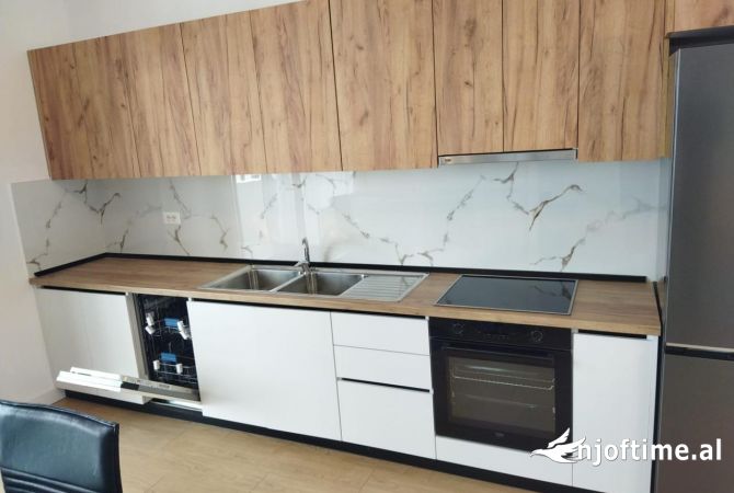 Shtepi me qera 2+1 ne Tirane - 700 Euro