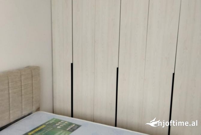 Shtepi me qera Apartament ne Tirane, 2+1, Mobilimi E mobiluar, Pagesa 700  Euro.