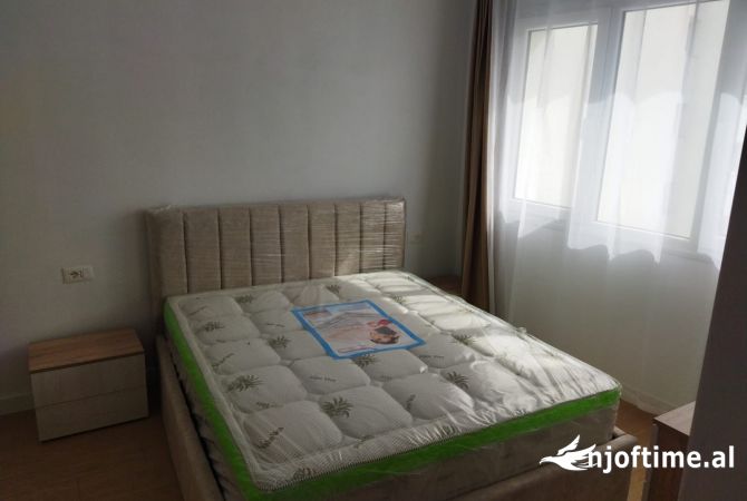 Shtepi me qera Apartament ne Tirane, 2+1, Mobilimi E mobiluar, Pagesa 700  Euro.
