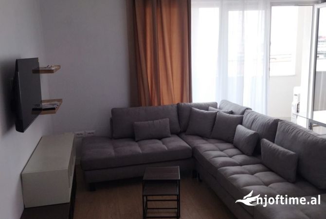 Shtepi me qera Apartament ne Tirane, 2+1, Mobilimi E mobiluar, Pagesa 700  Euro.