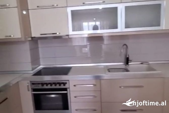 Shtepi me qera Apartament ne Tirane, 2+1, Mobilimi E mobiluar, Pagesa 500  Euro.