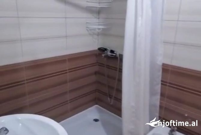 Shtepi me qera Apartament ne Tirane, 2+1, Mobilimi E mobiluar, Pagesa 500  Euro.