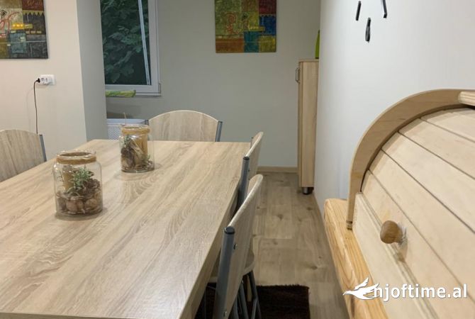 Shtepi me qera Apartament ne Tirane, 1+1, Mobilimi E mobiluar, Pagesa 700  Euro.