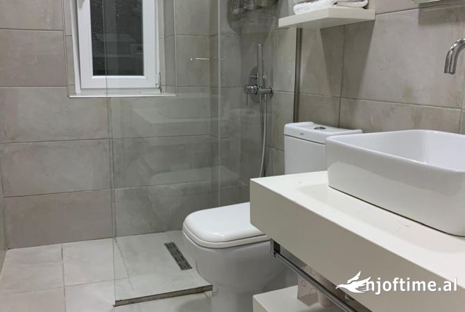 Shtepi me qera Apartament ne Tirane, 1+1, Mobilimi E mobiluar, Pagesa 700  Euro.