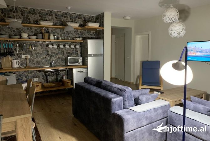 Shtepi me qera Apartament ne Tirane, 1+1, Mobilimi E mobiluar, Pagesa 700  Euro.