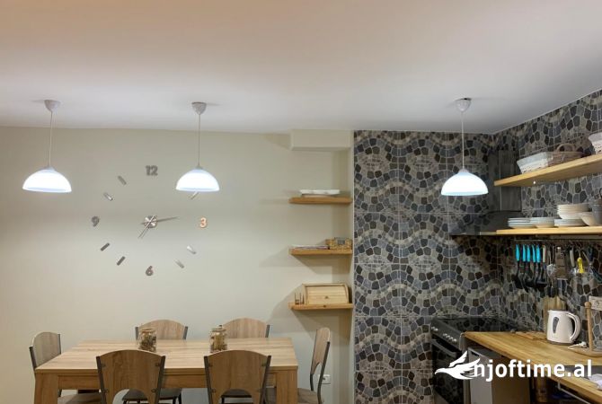 Shtepi me qera Apartament ne Tirane, 1+1, Mobilimi E mobiluar, Pagesa 700  Euro.