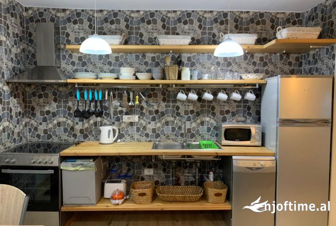 Shtepi me qera Apartament ne Tirane, 1+1, Mobilimi E mobiluar, Pagesa 700  Euro.