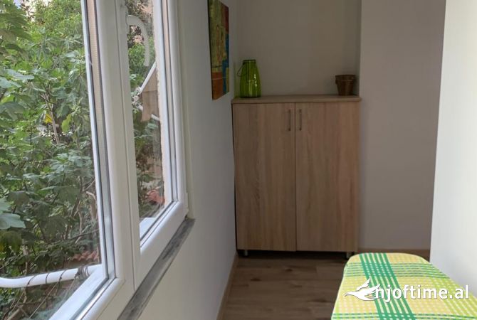 Shtepi me qera Apartament ne Tirane, 1+1, Mobilimi E mobiluar, Pagesa 700  Euro.