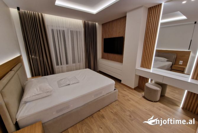 Shtepi me qera Apartament ne Tirane, 2+1, Mobilimi E mobiluar, Pagesa 1,000  Euro.