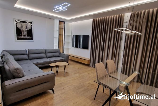 Shtepi me qera Apartament ne Tirane, 2+1, Mobilimi E mobiluar, Pagesa 1,000  Euro.
