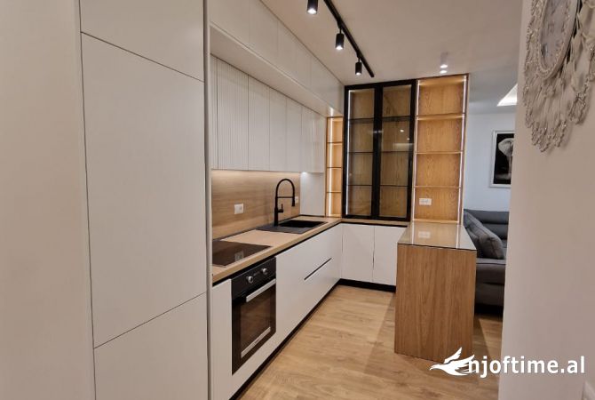 Shtepi me qera Apartament ne Tirane, 2+1, Mobilimi E mobiluar, Pagesa 1,000  Euro.