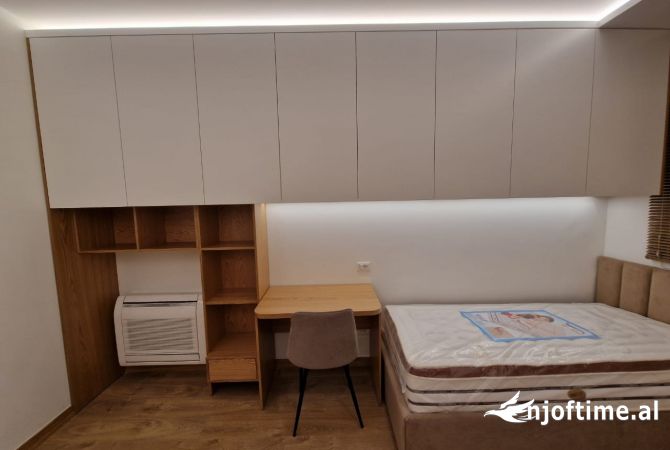 Shtepi me qera Apartament ne Tirane, 2+1, Mobilimi E mobiluar, Pagesa 1,000  Euro.