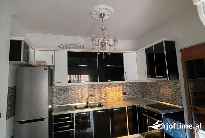 Shtepi me qera 2+1 ne Tirane - 400 Euro