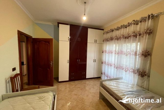 Shtepi me qera Apartament ne Tirane, 2+1, Mobilimi E mobiluar, Pagesa 400  Euro.