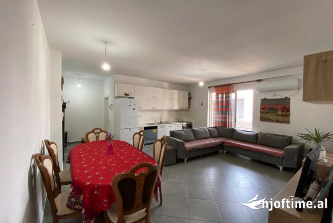 Shtepi me qera Apartament ne Tirane, 2+1, Mobilimi E mobiluar, Pagesa 420  Euro.