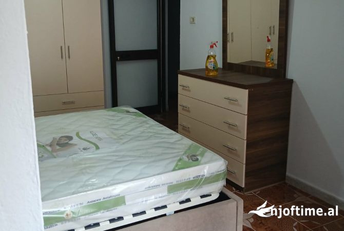 Shtepi me qera 2+1 ne Tirane - 500 Euro