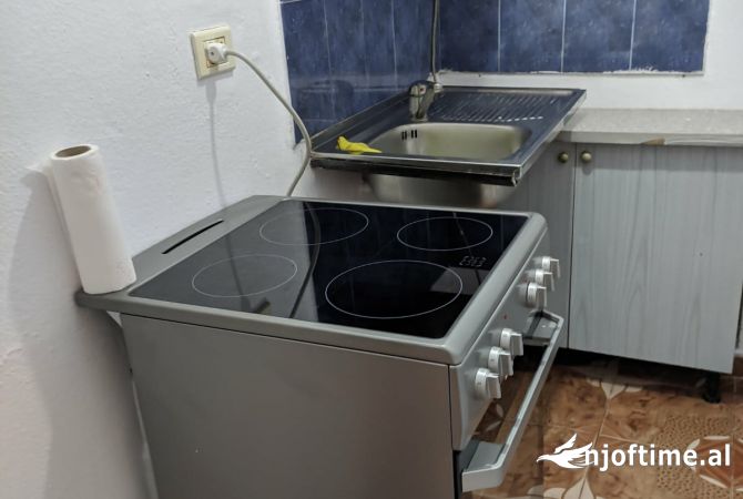 Shtepi me qera Apartament ne Tirane, 2+1, Mobilimi E mobiluar, Pagesa 500  Euro.