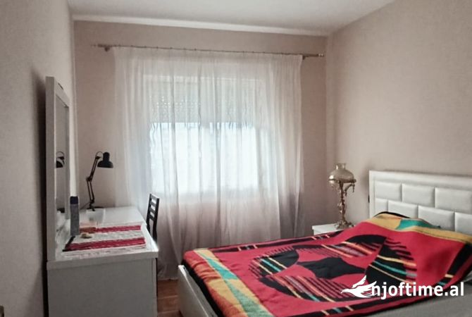 Shtepi me qera Apartament ne Tirane, 1+1, Mobilimi E mobiluar, Pagesa 380  Euro.
