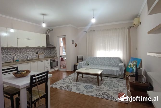 Shtepi me qera Apartament ne Tirane, 1+1, Mobilimi E mobiluar, Pagesa 380  Euro.