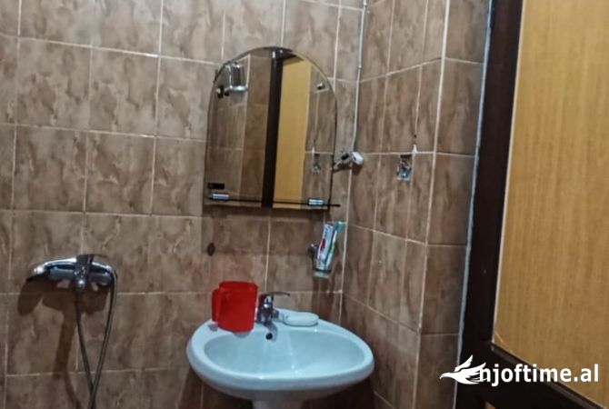 Shtepi me qera Apartament ne Tirane, 1+1, Mobilimi E mobiluar, Pagesa 380  Euro.