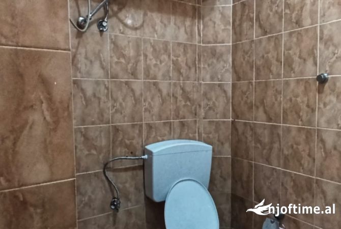 Shtepi me qera Apartament ne Tirane, 1+1, Mobilimi E mobiluar, Pagesa 380  Euro.