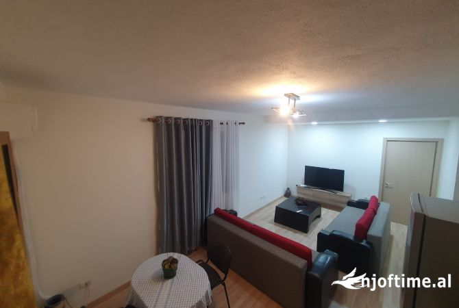 Shtepi me qera Apartament ne Tirane, 1+1, Mobilimi E mobiluar, Pagesa 400  Euro.