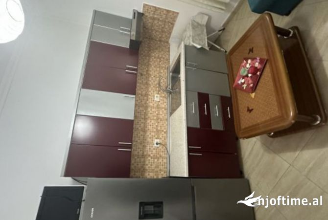 Shtepi me qera Apartament ne Tirane, 1+1, Mobilimi E mobiluar, Pagesa 280  Euro.