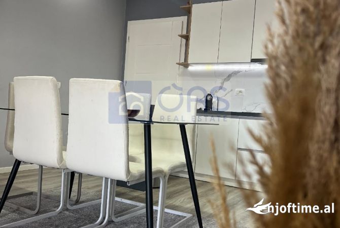 Shtepi me qera Apartament ne Tirane, 2+1, Mobilimi E mobiluar, Pagesa 750  Euro.