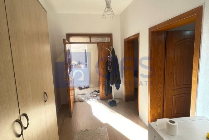 Shtepi me qera Apartament ne Tirane, 2+1, Mobilimi E mobiluar, Pagesa 450  Euro.