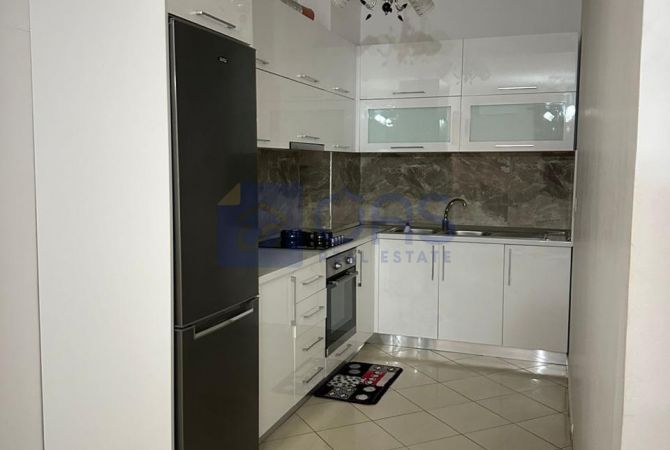Shtepi me qera Apartament ne Tirane, 1+1, Mobilimi E mobiluar, Pagesa 400  Euro.