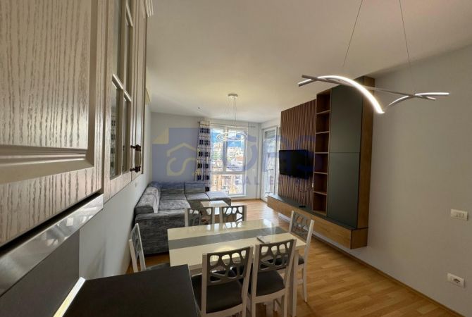 Shtepi me qera 2+1 ne Tirane - 800 Euro